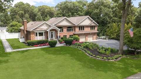 41 Golf Lane, Huntington, NY 11743