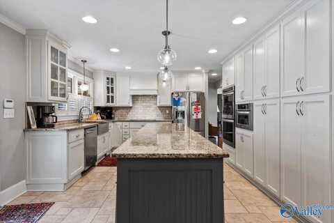 2106 Covemont Drive, Huntsville, AL 35801