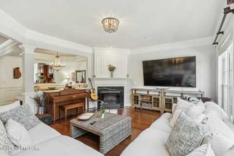 4239 STUDIO PARK Avenue, Jacksonville, FL 32216