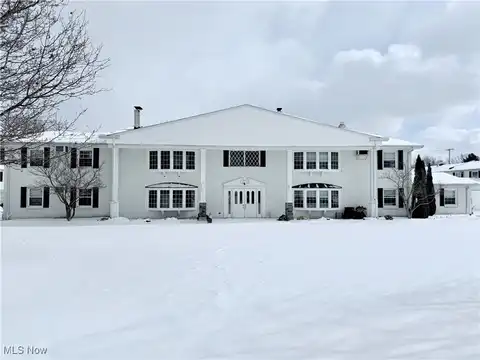 4 Meadowlawn Drive, Mentor, OH 44060