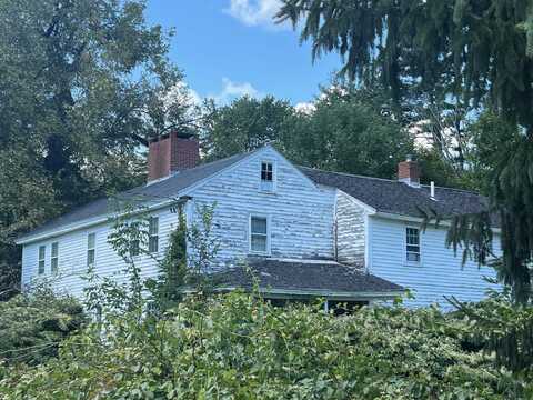 372 Quaker Street, Weare, NH 03281