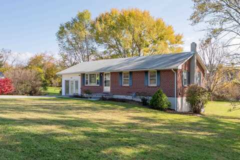 1747 Mud Pike Road, Christiansburg, VA 24073