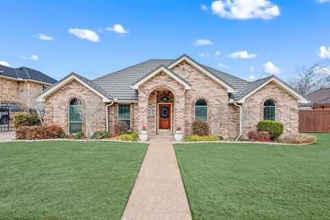 420 Evergreen Drive, Hurst, TX 76054