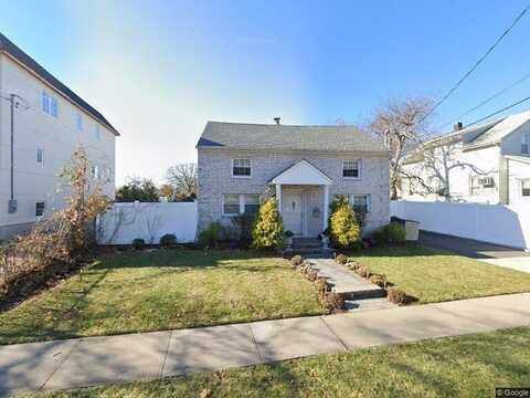 389 Franklin Avenue, Hewlett, NY 11557