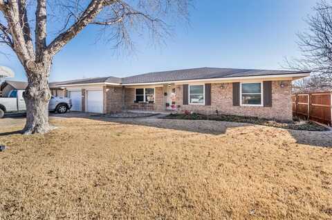 2604 Comanche Trl, Pampa, TX 79065