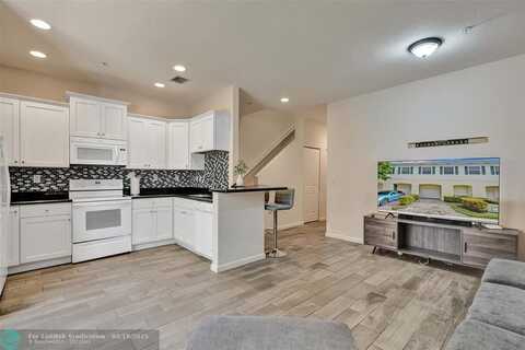 708 SW 1st Dr, Pompano Beach, FL 33060