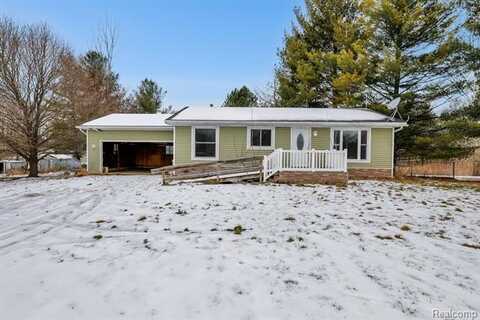 1112 S MICHIGAN Road, Eaton Rapids, MI 48827