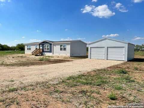 340 South Trl, Pleasanton, TX 78064