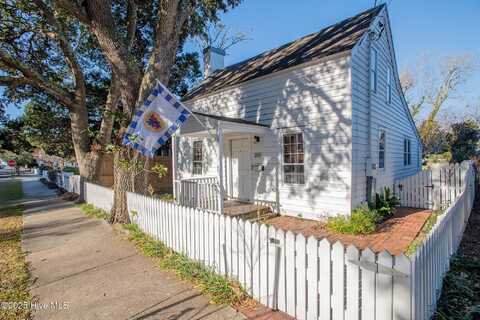 205 Moore Street, Beaufort, NC 28516