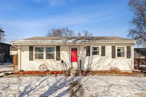 815 G Avenue, Nevada, IA 50201