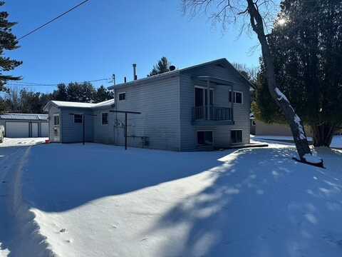 529 DYER PARK ST N, Eagle River, WI 54521