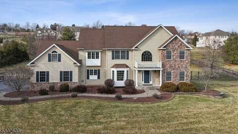 18 Newcastle Way, Raritan, NJ 08822