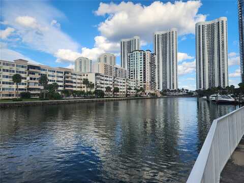 300 Bayview Dr, Sunny Isles Beach, FL 33160
