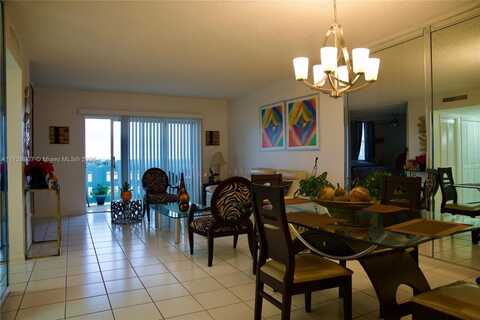 4001 Hillcrest Dr, Hollywood, FL 33021