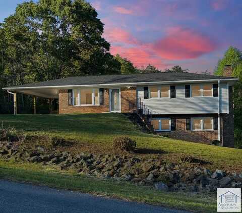 470 Parkway Dr, Martinsville, VA 24112