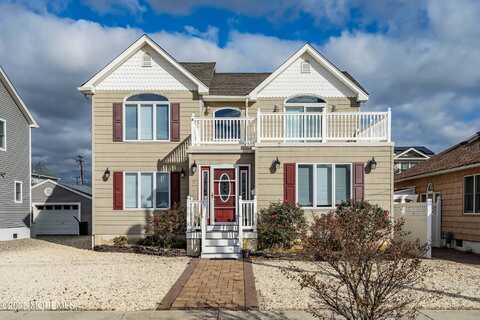 21 Magee Avenue, Lavallette, NJ 08735