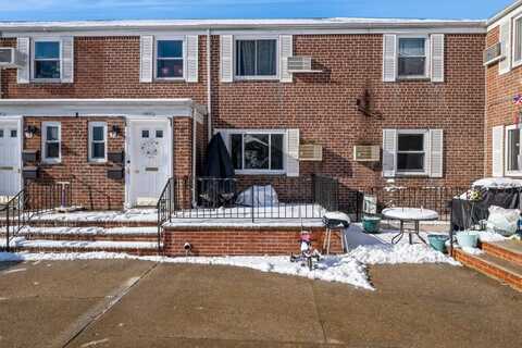 254-07 73 Road Glen Oaks, Glen Oaks, NY 11004