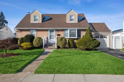 24 Crown Street, Hicksville, NY 11801