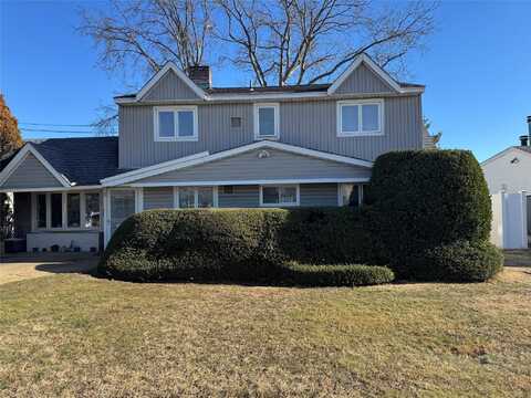 6 Lantern Road, Hicksville, NY 11801