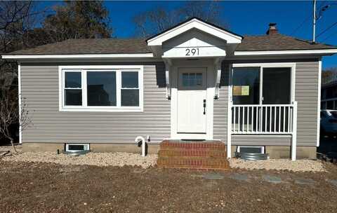 291 E Montauk Highway, Hampton Bays, NY 11946
