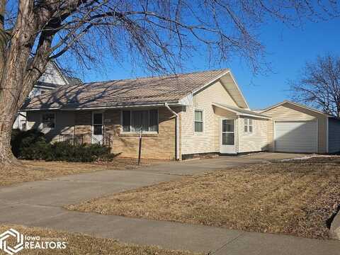 1405 9th Avenue, Belle Plaine, IA 52208