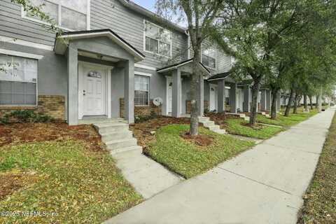 8426 MCGIRTS VILLAGE Lane, Jacksonville, FL 32210