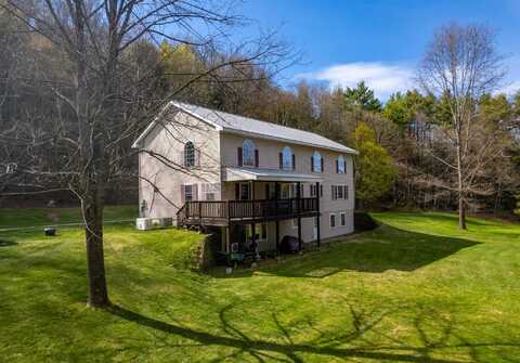 11 Gilson Farm Lane, Hartland, VT 05048