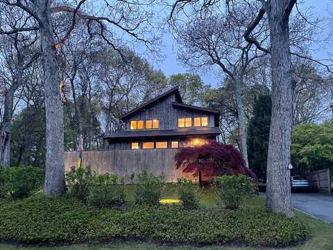 3866 Noyack Road, Sag Harbor, NY 11963
