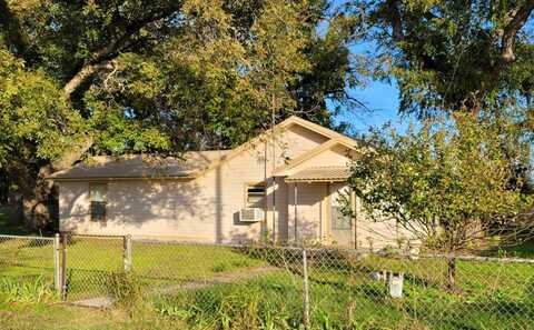 240 CR 618, Pottsville, TX 76565