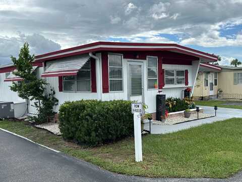 2C Holiday Place, Tavares, FL 32778