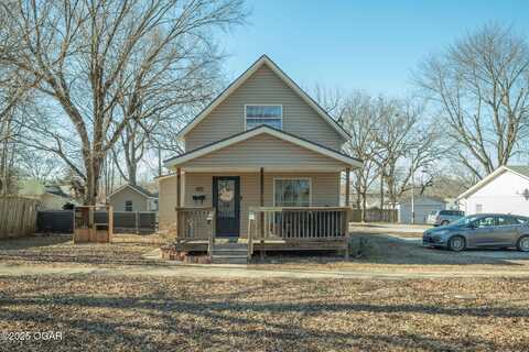 825 Park Ave Avenue, Baxter Springs, KS 66713