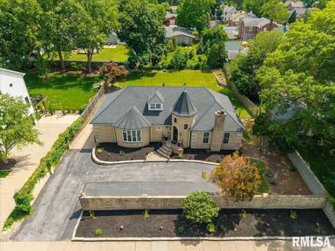 3117 E LOCUST Street, Davenport, IA 52803