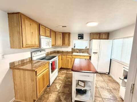 709 Thayer Dr, Richland, WA 99352