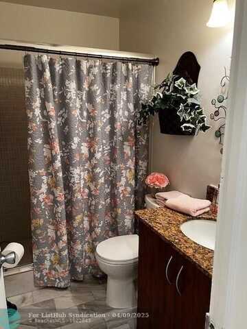 6750 NE 21st Rd, Fort Lauderdale, FL 33308