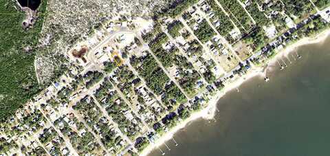 2245 Oak St, Lanark Village, FL 32322