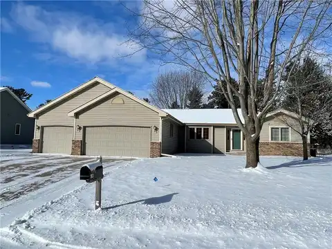 913 Elm Avenue W, Menomonie, WI 54751