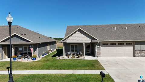 604 Ash Creek Dr, Beresford, SD 57004