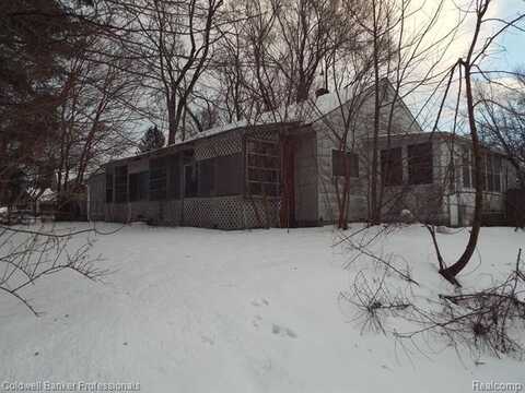 5581 SAVOY Drive, Waterford, MI 48327