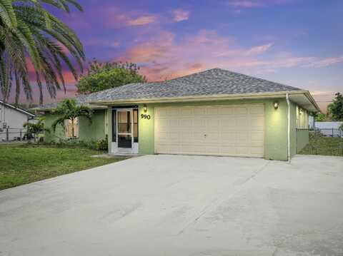 990 SW Del Rio Boulevard, Port Saint Lucie, FL 34953