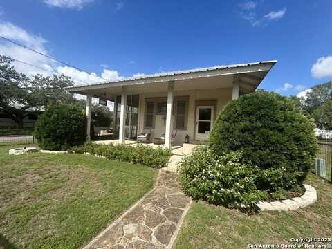 319 S ORANGE, Sabinal, TX 78881