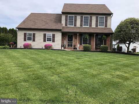 8 WINCHESTER CIRCLE, LEBANON, PA 17046