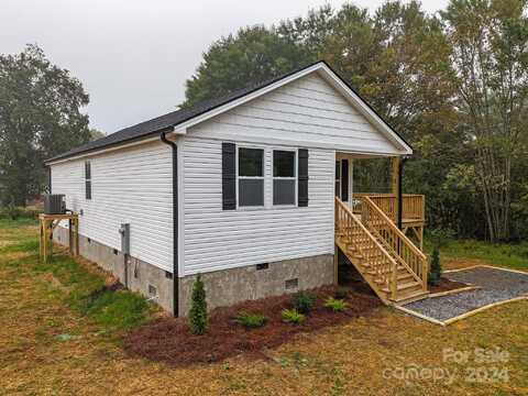 68 Spencer Street, Clyde, NC 28721