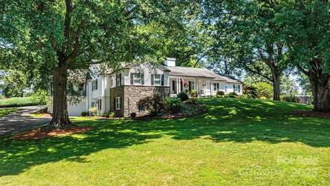 842 North Center Street, Hickory, NC 28601