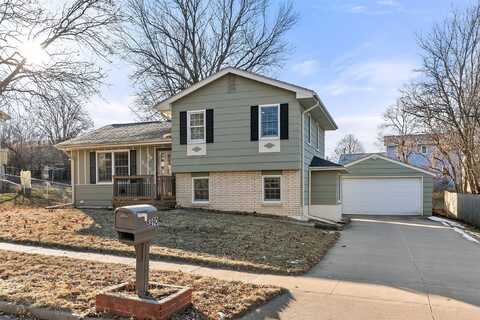 8890 Sunny Hill Drive, Clive, IA 50325