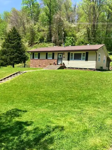 118 Happy Valley Road, South Williamson, KY 41503