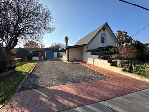 206 Cherry Lane E, Coalinga, CA 93210