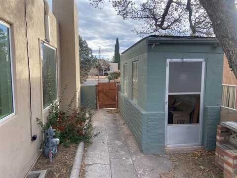 709 Madison Street NE, Albuquerque, NM 87110