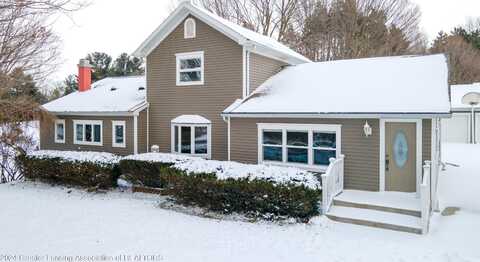 1784 N Ionia Road, Vermontville, MI 49096