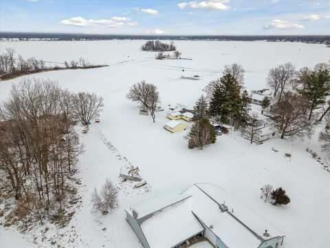 6690 N Sidney Road, Crystal, MI 48818