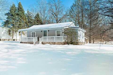 465 S Maple Street, Saugatuck, MI 49453